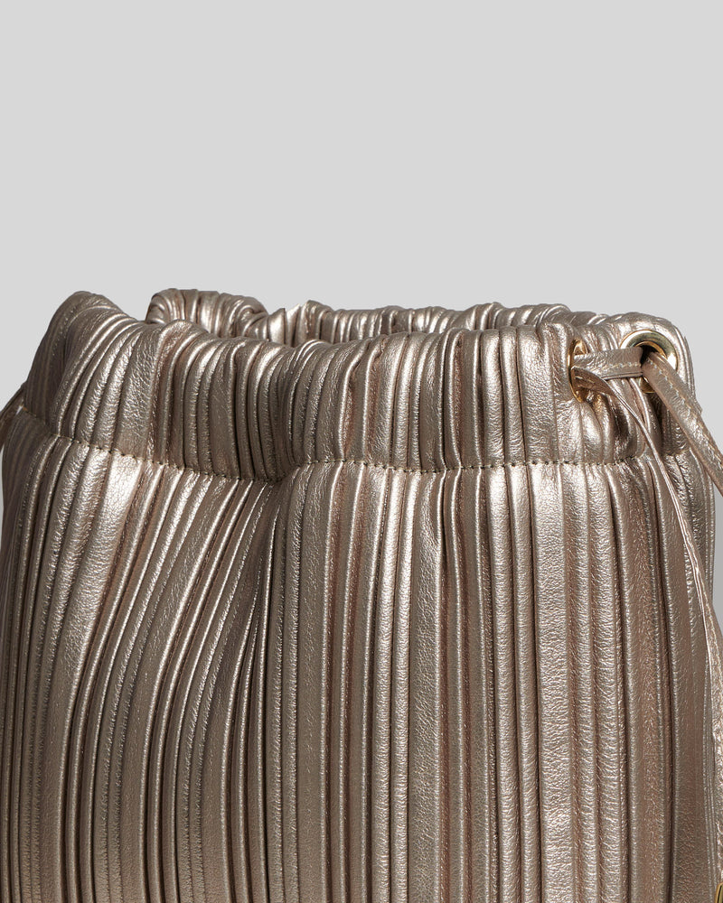 Bucket bag